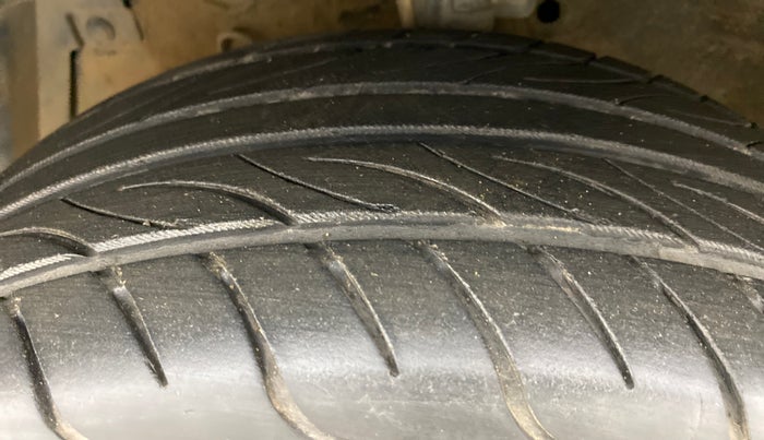 2013 Maruti Swift VDI, Diesel, Manual, 95,202 km, Left Front Tyre Tread