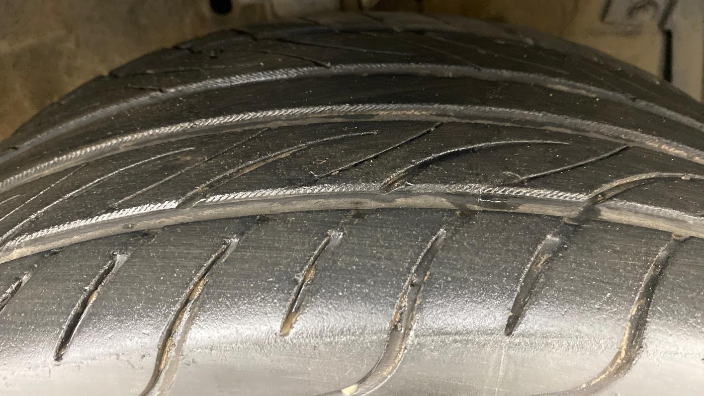 2013 Maruti Swift VDI, Diesel, Manual, 95,202 km, Right Front Tyre Tread