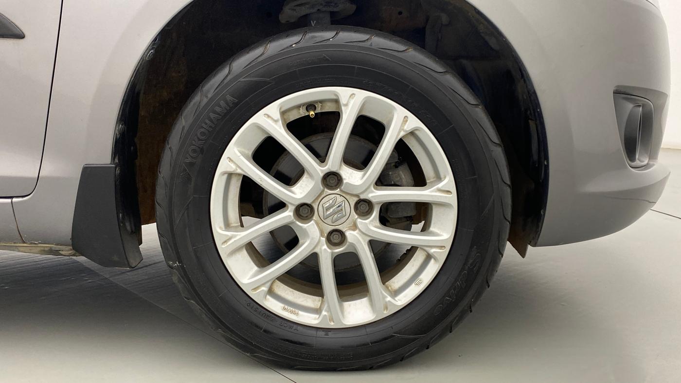 2013 Maruti Swift VDI, Diesel, Manual, 95,202 km, Right Front Wheel