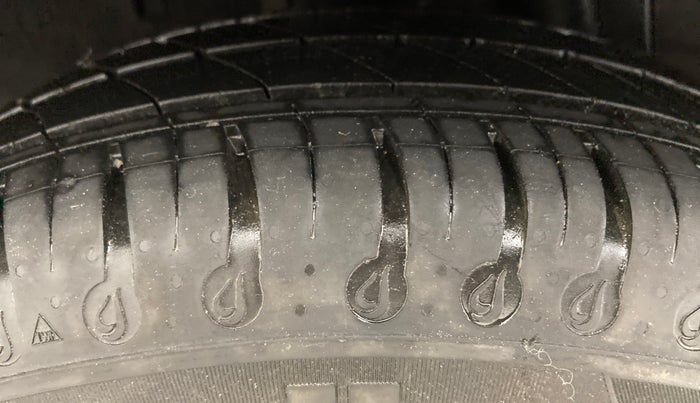 2019 Renault Kwid RXT, Petrol, Manual, 16,602 km, Right Rear Tyre Tread