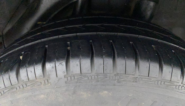 2013 Honda Brio S MT, Petrol, Manual, 66,423 km, Left Rear Tyre Tread