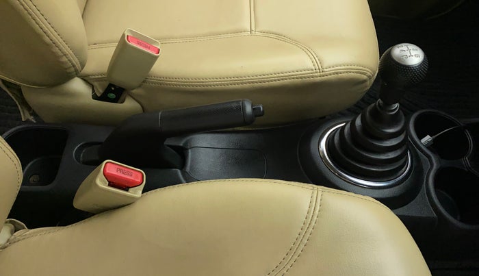 2013 Honda Brio S MT, Petrol, Manual, 66,423 km, Gear Lever