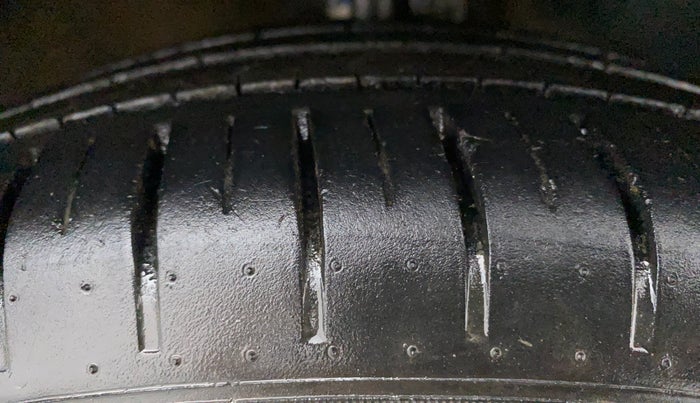 2021 Maruti Baleno ZETA PETROL 1.2, Petrol, Manual, 18,421 km, Right Front Tyre Tread