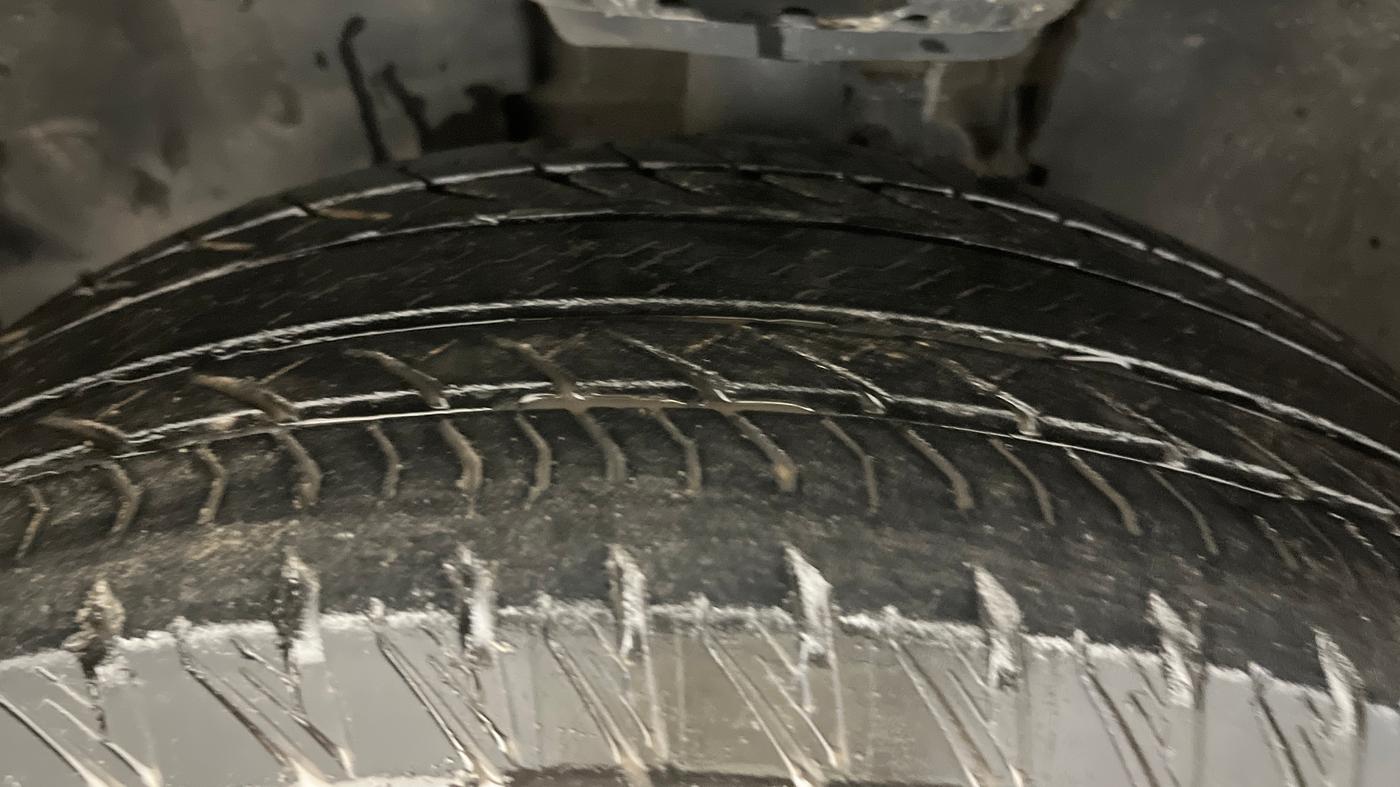 2023 Tata Safari XZ, Diesel, Manual, 40,943 km, Left Front Tyre Tread