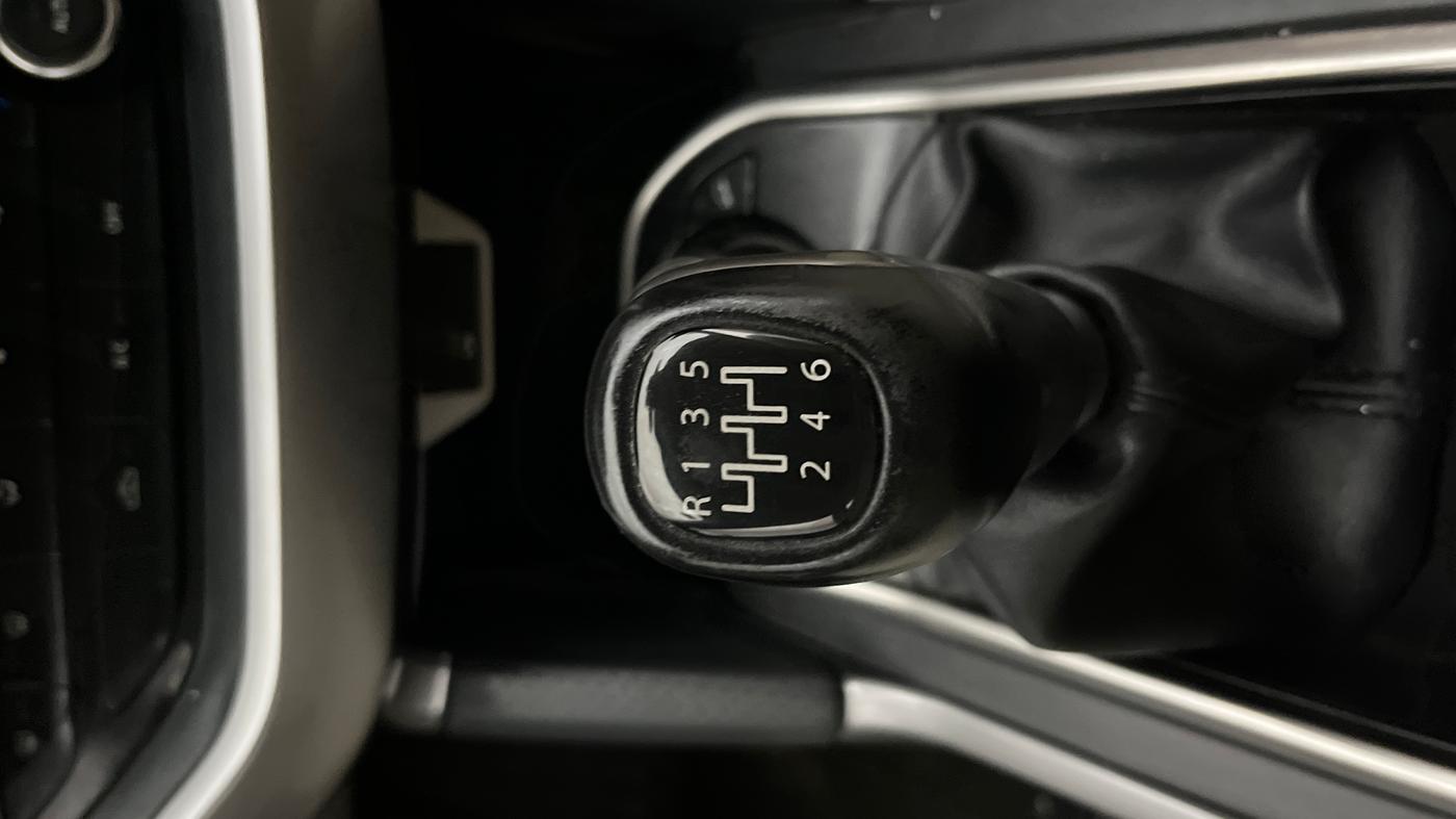 2023 Tata Safari XZ, Diesel, Manual, 40,943 km, Gear Lever