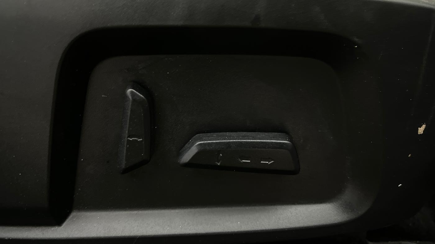 2023 Tata Safari XZ, Diesel, Manual, 40,943 km, Driver Side Adjustment Panel