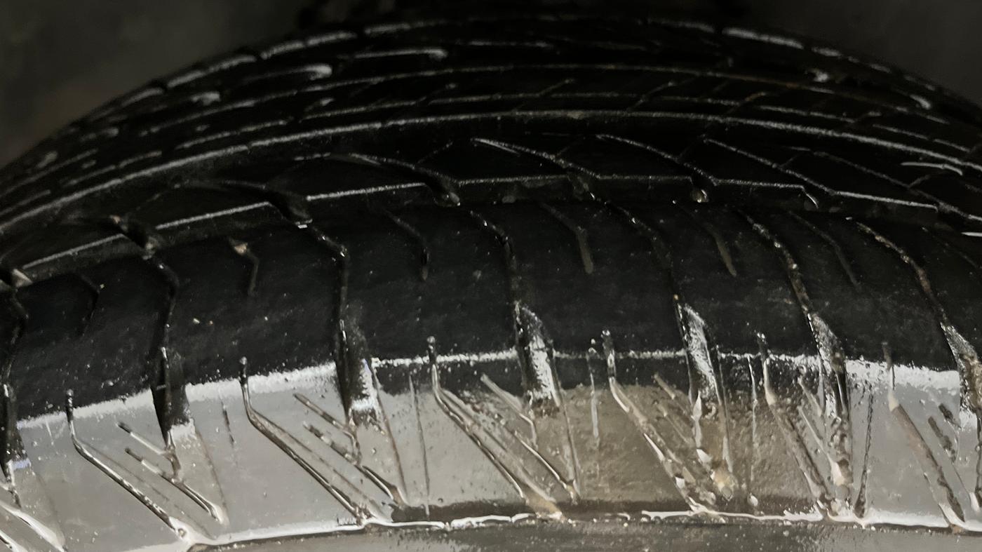 2023 Tata Safari XZ, Diesel, Manual, 40,943 km, Right Front Tyre Tread