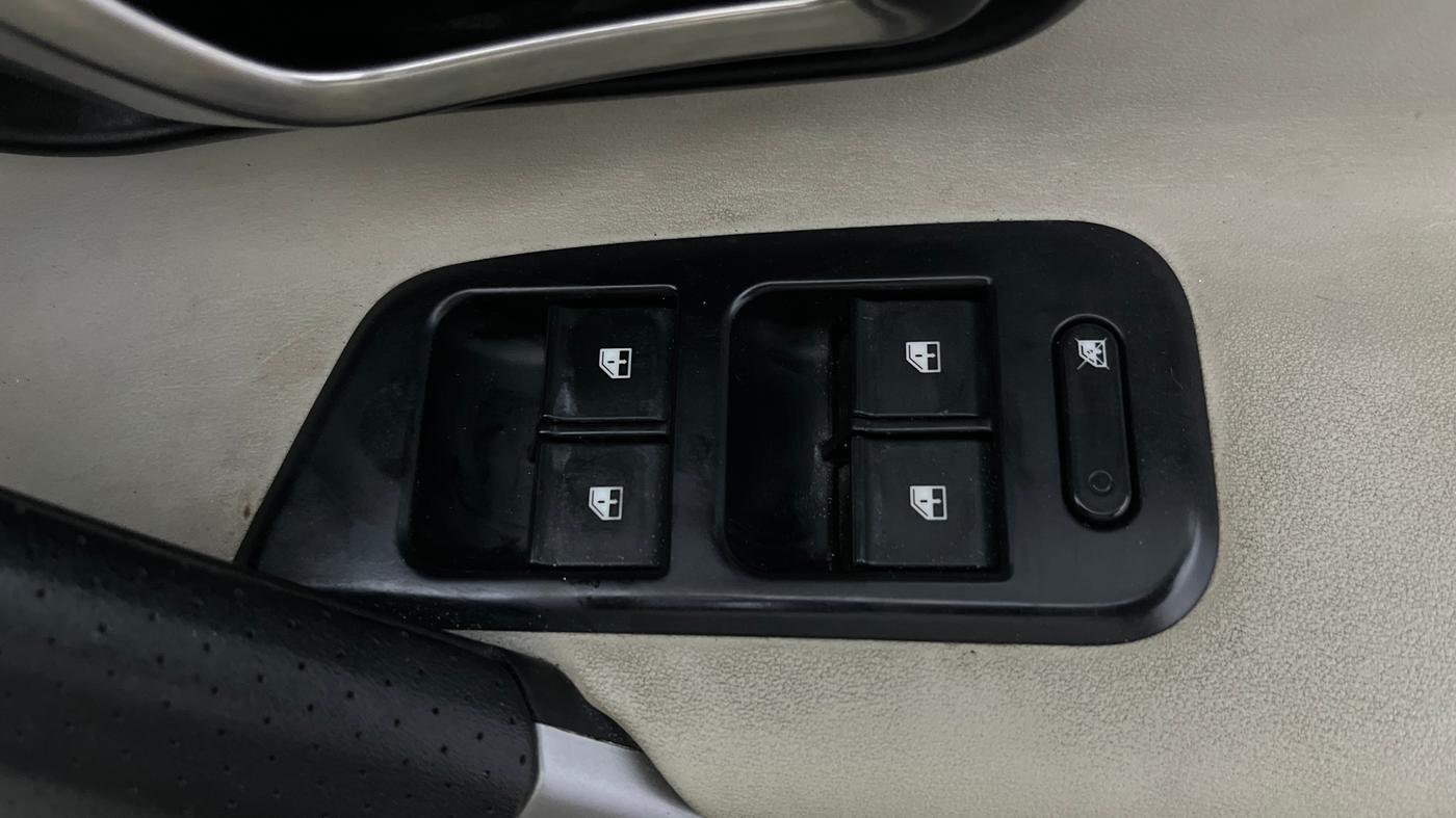 2023 Tata Safari XZ, Diesel, Manual, 40,943 km, Driver Side Door Panels Control