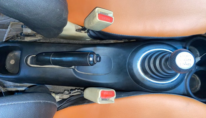 2014 Honda Brio S MT, Petrol, Manual, 65,474 km, Gear Lever