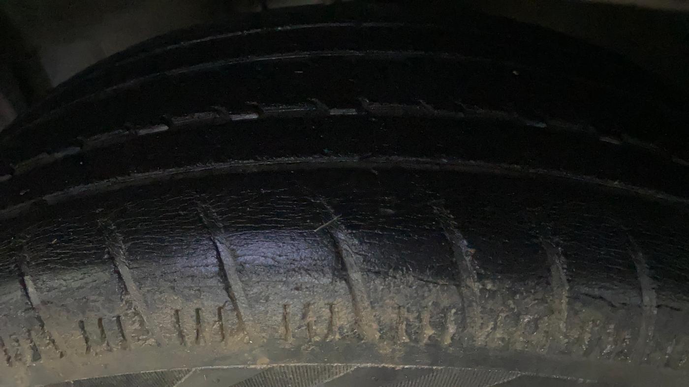 2014 Honda Brio S MT, Petrol, Manual, 65,474 km, Left Front Tyre Tread