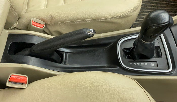 2018 Maruti Ciaz ALPHA 1.4 VVT AMT, Petrol, Automatic, 60,301 km, Gear Lever