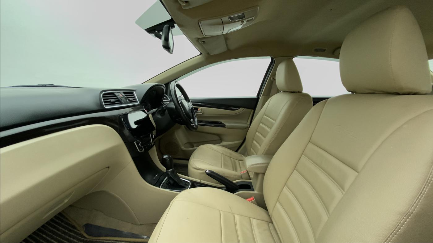 2018 Maruti Ciaz ALPHA 1.4 VVT AMT, Petrol, Automatic, 60,301 km, Right Side Front Door Cabin