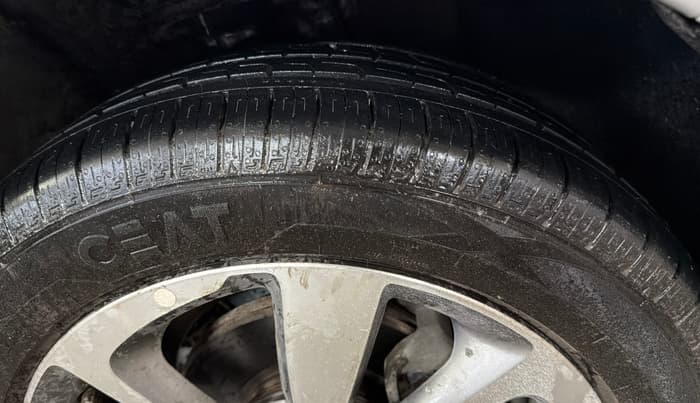 2016 Hyundai Elite i20 ASTA 1.2, Petrol, Manual, 39,405 km, Right Front Tyre Tread