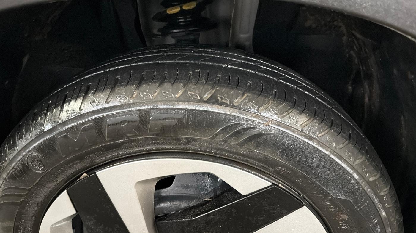 2021 Nissan MAGNITE XL, Petrol, Manual, 30,813 km, Right Front Tyre Tread