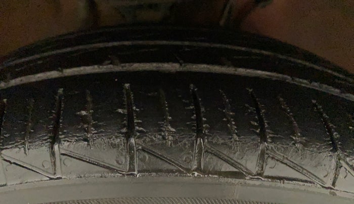 2019 Maruti Alto VXI, Petrol, Manual, 33,646 km, Right Front Tyre Tread