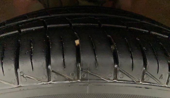 2019 Maruti Alto VXI, Petrol, Manual, 33,646 km, Left Front Tyre Tread