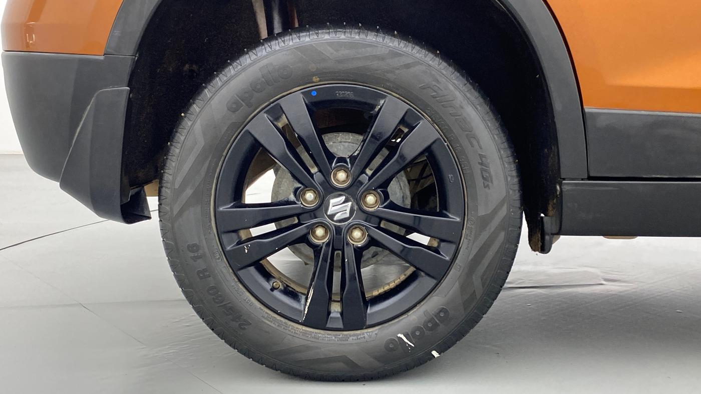 2018 Maruti Vitara Brezza ZDI+ DUAL TONE AMT, Diesel, Automatic, 40,701 km, Right Rear Wheel