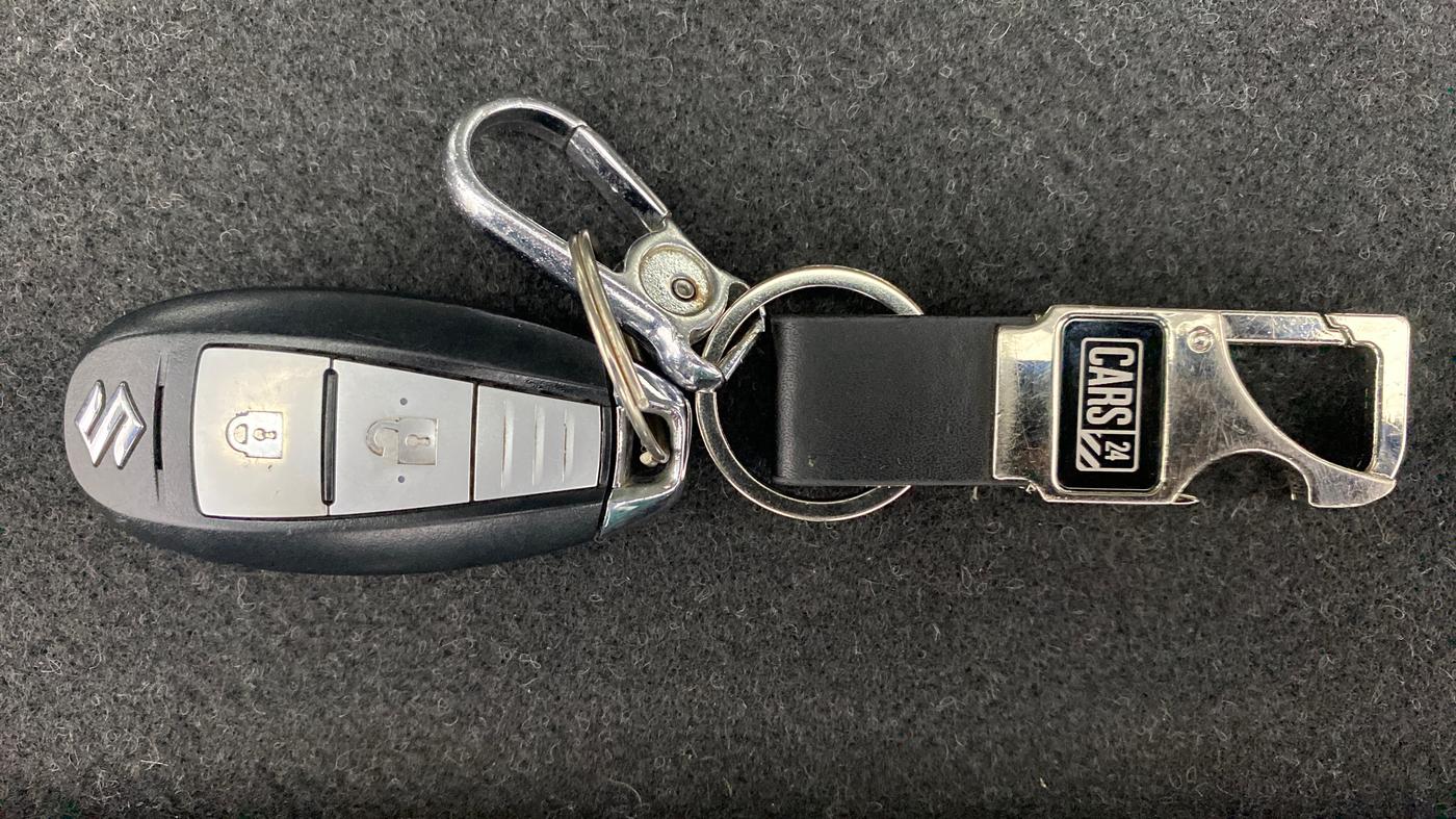 2018 Maruti Vitara Brezza ZDI+ DUAL TONE AMT, Diesel, Automatic, 40,701 km, Key Close Up