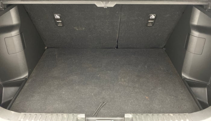 2018 Maruti Vitara Brezza ZDI+ DUAL TONE AMT, Diesel, Automatic, 40,701 km, Boot Inside