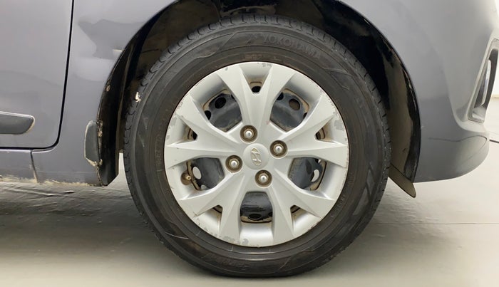 2014 Hyundai Grand i10 SPORTZ 1.2 KAPPA VTVT, Petrol, Manual, 1,25,412 km, Right Front Wheel
