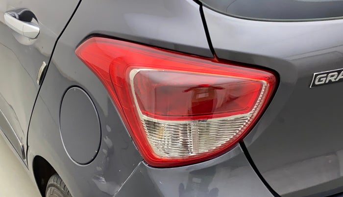 2014 Hyundai Grand i10 SPORTZ 1.2 KAPPA VTVT, Petrol, Manual, 1,25,412 km, Left tail light - Reverse gear light not functional