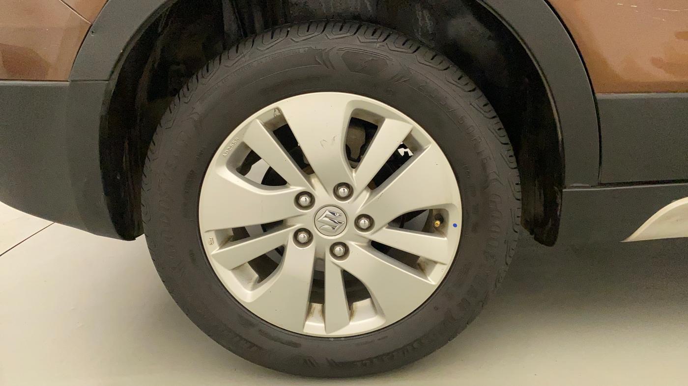 2015 Maruti S Cross ALPHA 1.3, Diesel, Manual, 74,274 km, Right Rear Wheel