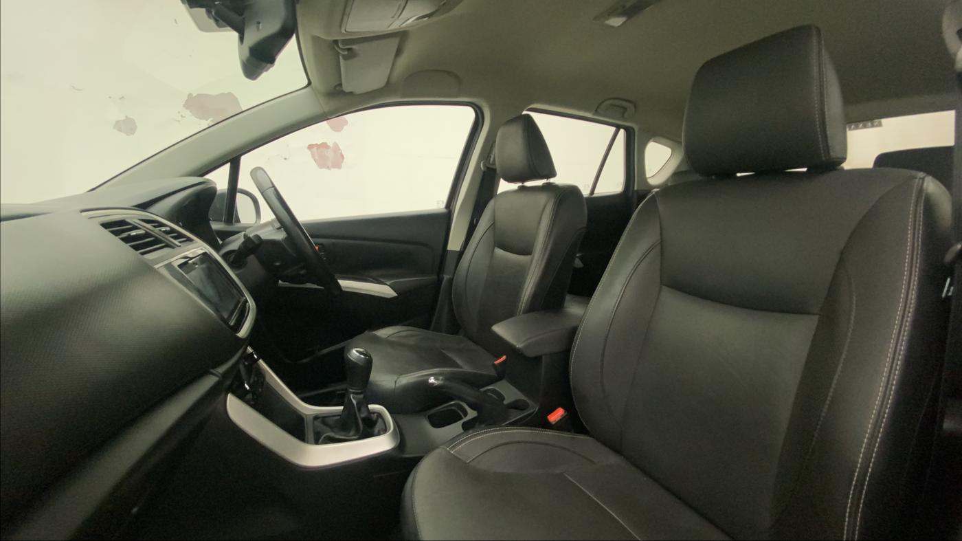 2015 Maruti S Cross ALPHA 1.3, Diesel, Manual, 74,274 km, Right Side Front Door Cabin