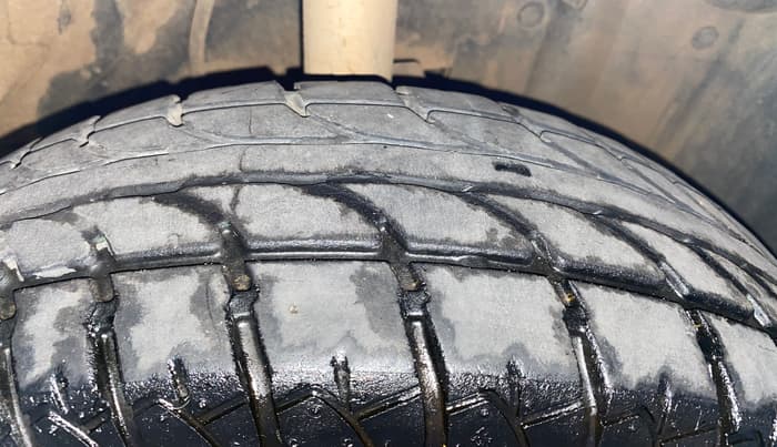 2014 Datsun Go T, Petrol, Manual, 30,322 km, Right Front Tyre Tread