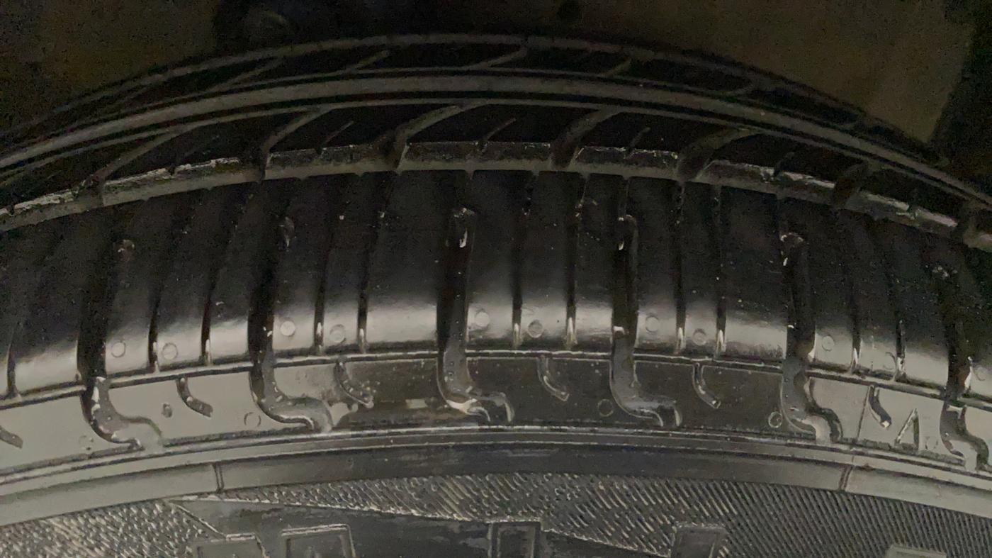 2014 Maruti Celerio VXI AMT, Petrol, Automatic, 21,303 km, Right Front Tyre Tread