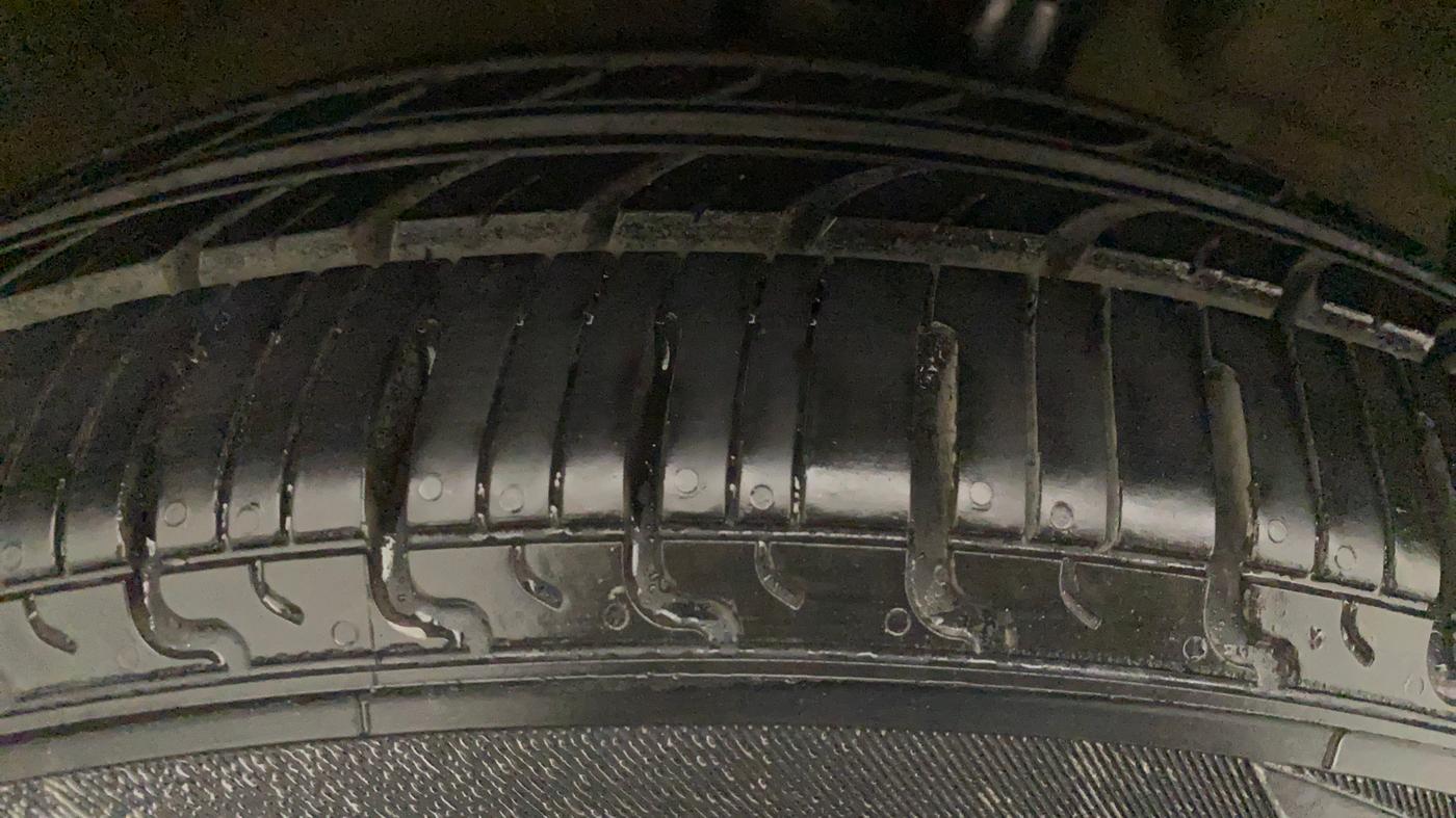 2014 Maruti Celerio VXI AMT, Petrol, Automatic, 21,303 km, Right Rear Tyre Tread