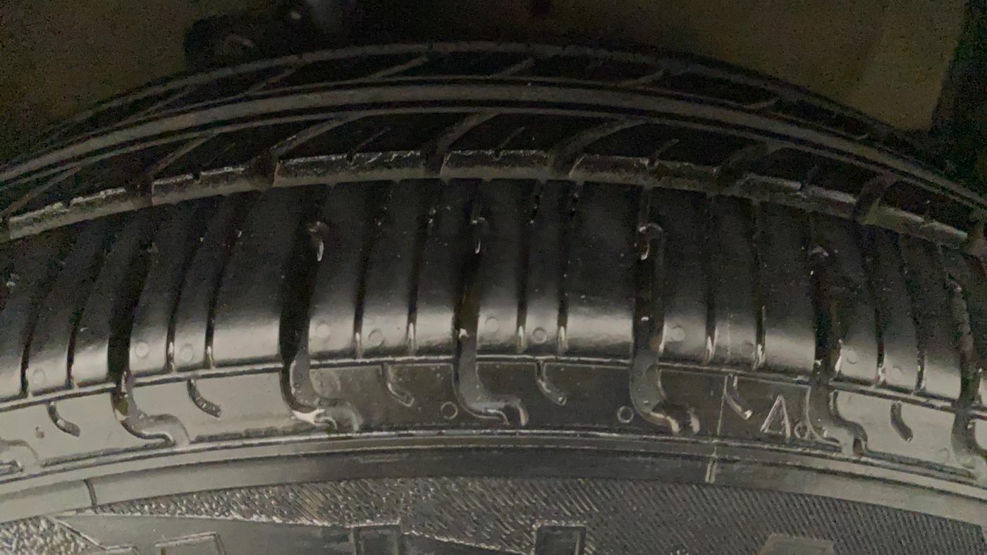 2014 Maruti Celerio VXI AMT, Petrol, Automatic, 21,303 km, Left Front Tyre Tread
