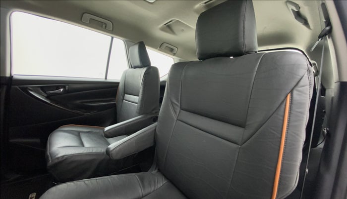 2020 Toyota Innova Crysta 2.4 GX AT 7 STR, Diesel, Automatic, 77,352 km, Right Side Rear Door Cabin