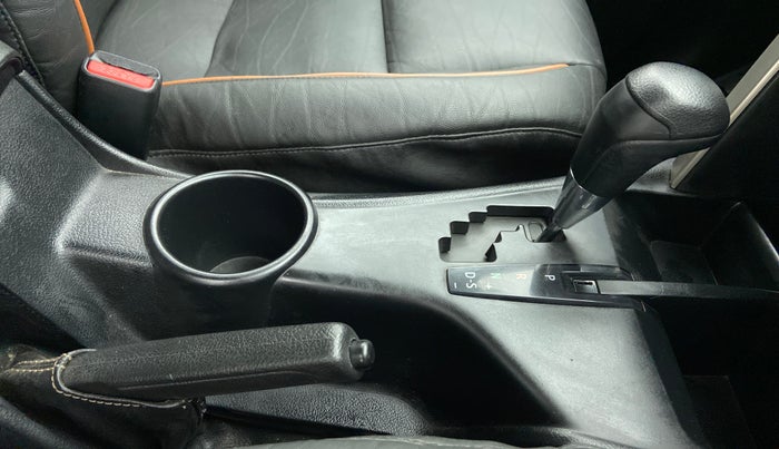 2020 Toyota Innova Crysta 2.4 GX AT 7 STR, Diesel, Automatic, 77,352 km, Gear Lever