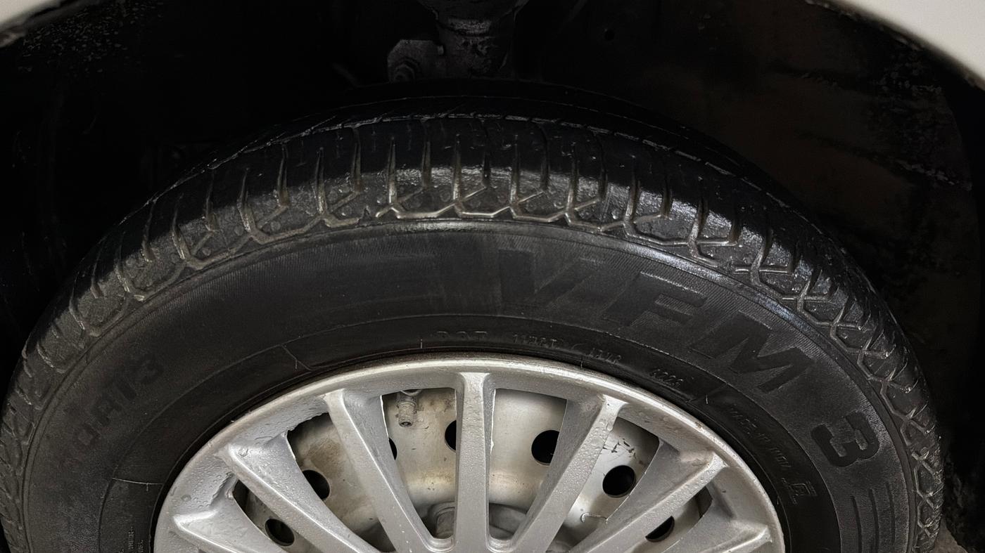 2019 Maruti New Wagon-R LXI CNG (O) 1.0, CNG, Manual, 56,758 km, Left Front Tyre Tread