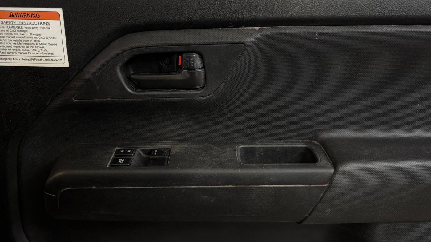 2019 Maruti New Wagon-R LXI CNG (O) 1.0, CNG, Manual, 56,758 km, Driver Side Door Panels Control