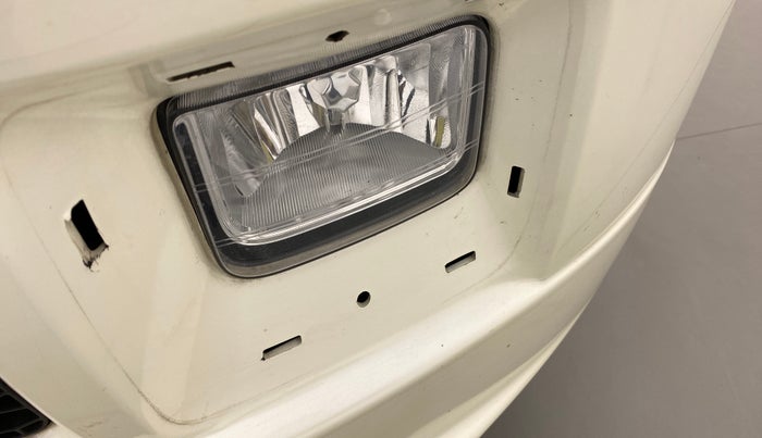 2018 Mahindra TUV300 T10, Diesel, Manual, 61,221 km, Left fog light - Cover missing