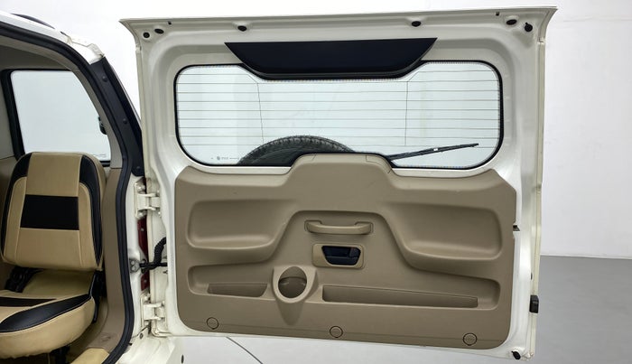 2018 Mahindra TUV300 T10, Diesel, Manual, 61,221 km, Boot Door Open