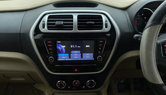 2018 Mahindra TUV300 T10, Diesel, Manual, 61,221 km, Air Conditioner