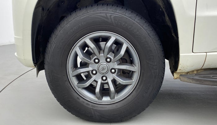 2018 Mahindra TUV300 T10, Diesel, Manual, 61,221 km, Left Front Wheel