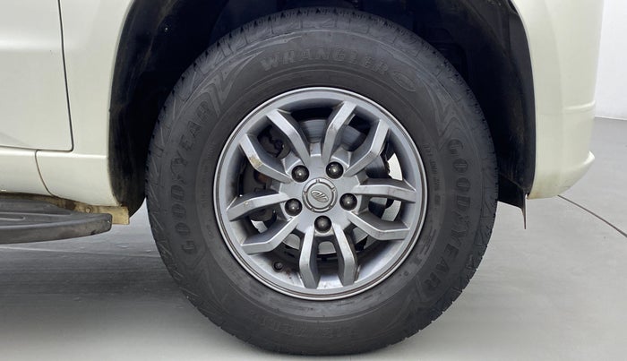 2018 Mahindra TUV300 T10, Diesel, Manual, 61,221 km, Right Front Wheel