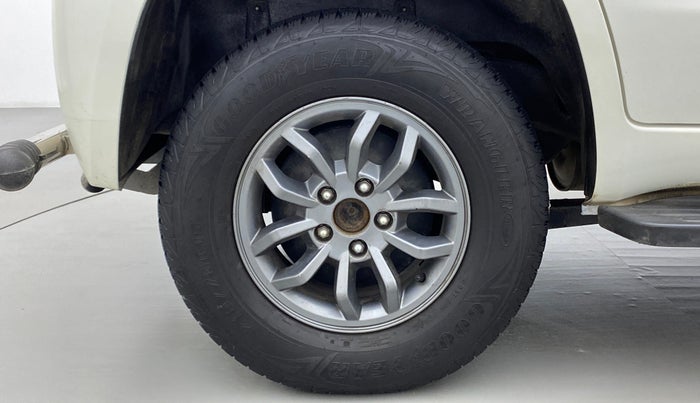 2018 Mahindra TUV300 T10, Diesel, Manual, 61,221 km, Right Rear Wheel