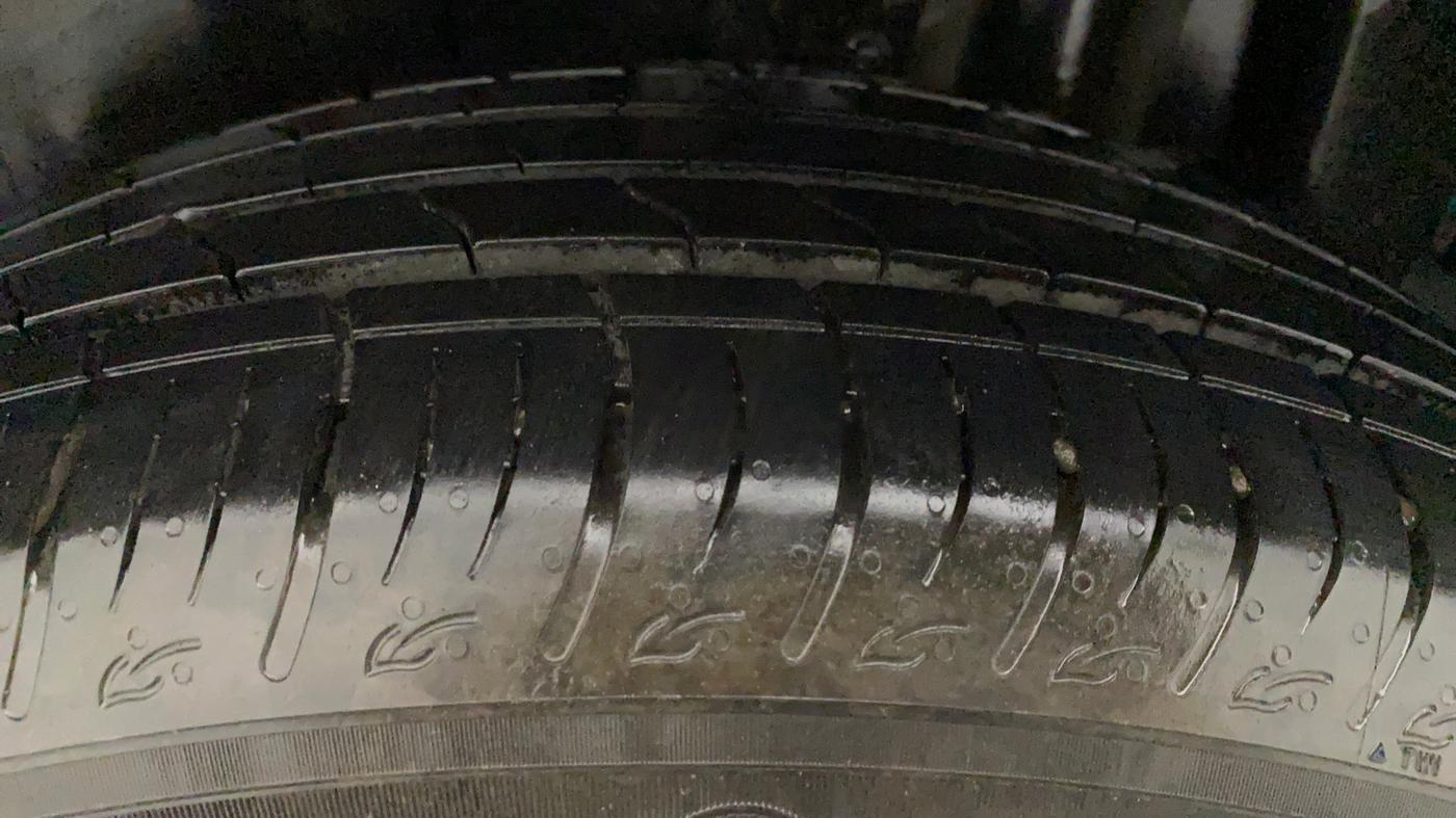 2022 Maruti BREZZA VXI SMART HYBRID, Petrol, Manual, 4,380 km, Right Front Tyre Tread