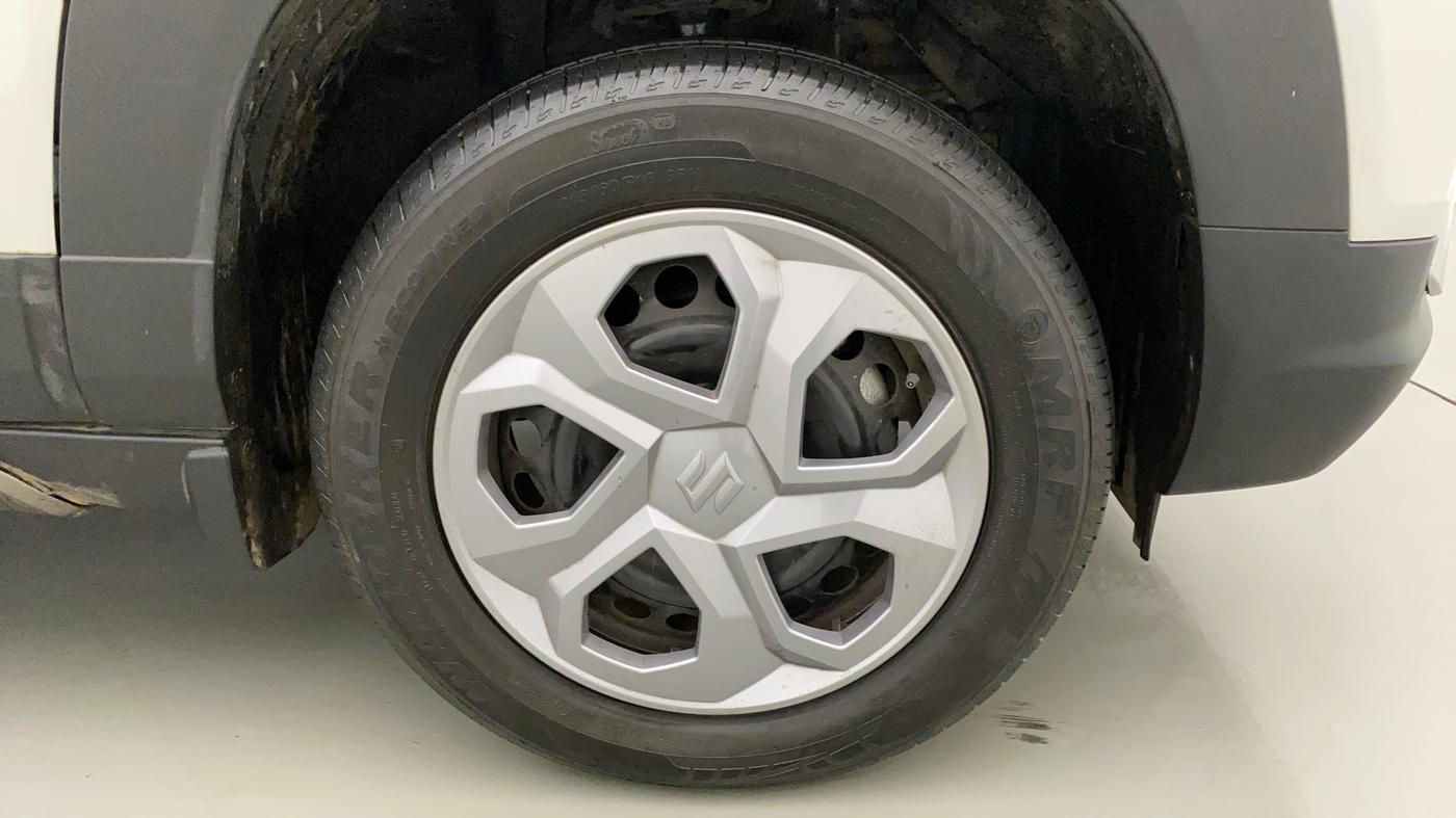 2022 Maruti BREZZA VXI SMART HYBRID, Petrol, Manual, 4,380 km, Right Front Wheel