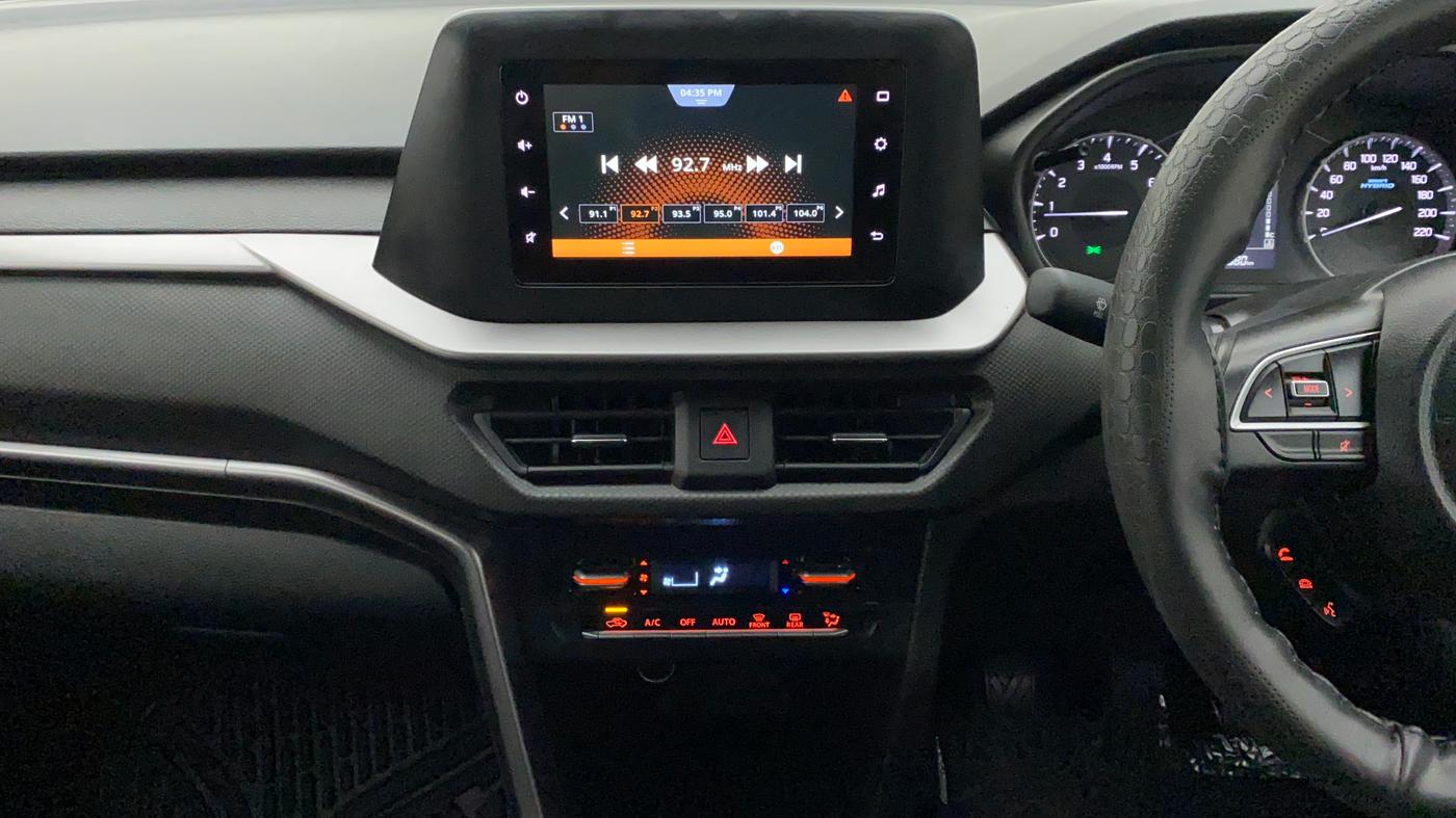 2022 Maruti BREZZA VXI SMART HYBRID, Petrol, Manual, 4,380 km, Air Conditioner