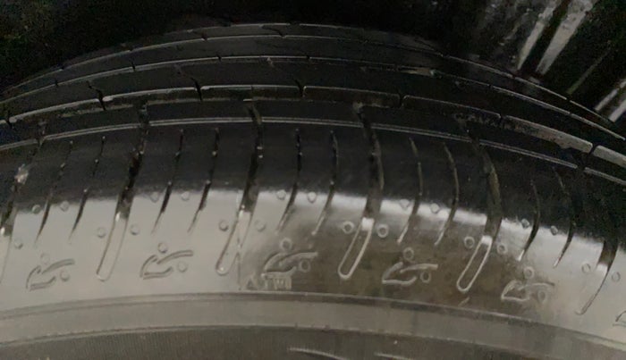 2022 Maruti BREZZA VXI SMART HYBRID, Petrol, Manual, 4,380 km, Right Rear Tyre Tread