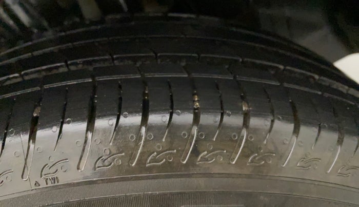 2022 Maruti BREZZA VXI SMART HYBRID, Petrol, Manual, 4,380 km, Left Front Tyre Tread