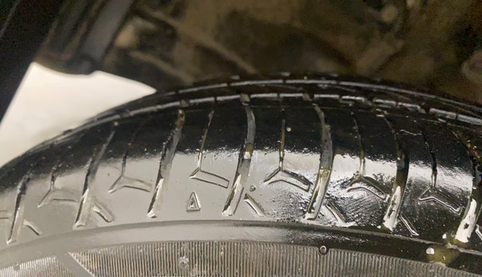 2016 Maruti Wagon R 1.0 VXI AMT, Petrol, Automatic, 95,709 km, Left Front Tyre Tread