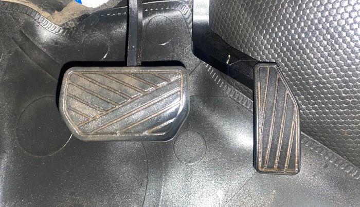 2016 Maruti Wagon R 1.0 VXI AMT, Petrol, Automatic, 95,709 km, Pedals