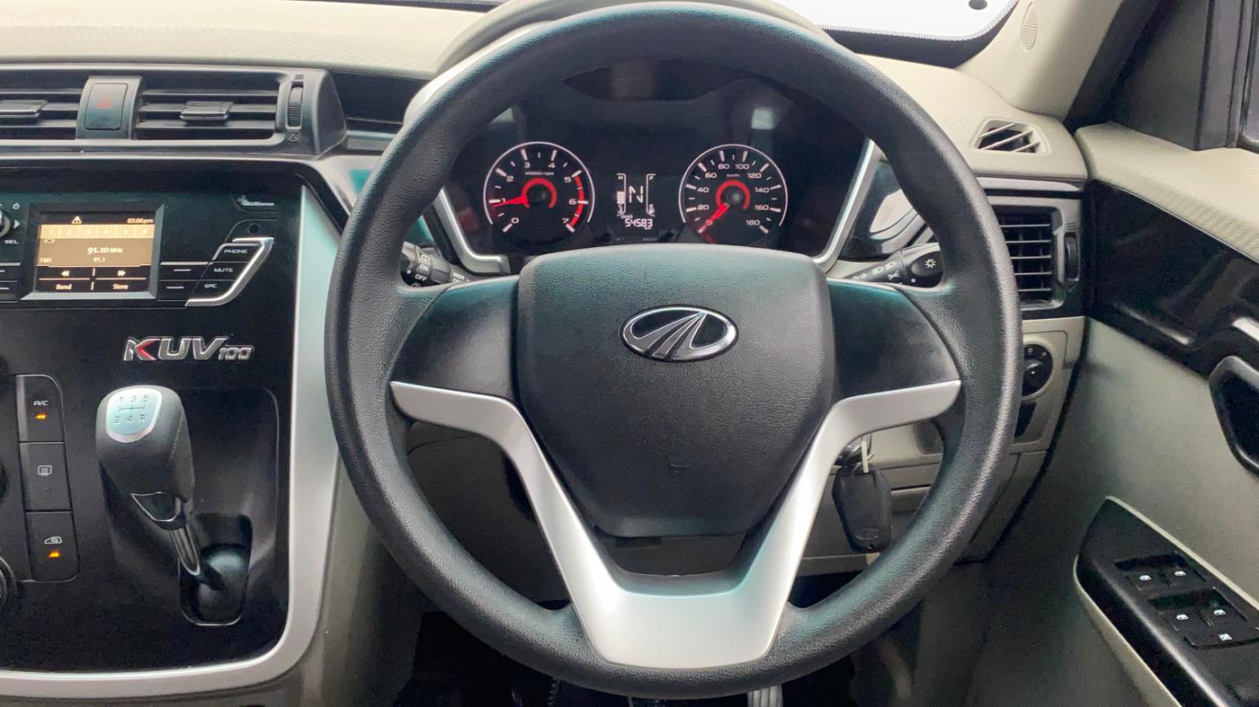 2016 Mahindra Kuv100 K6 6 STR, Petrol, Manual, 54,562 km, Steering Wheel Close Up