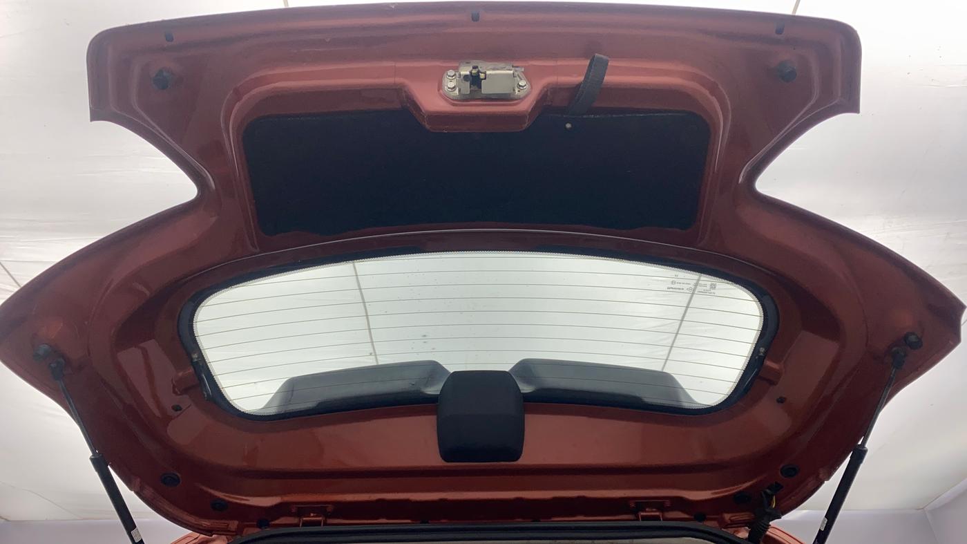 2016 Mahindra Kuv100 K6 6 STR, Petrol, Manual, 54,562 km, Boot Door Open